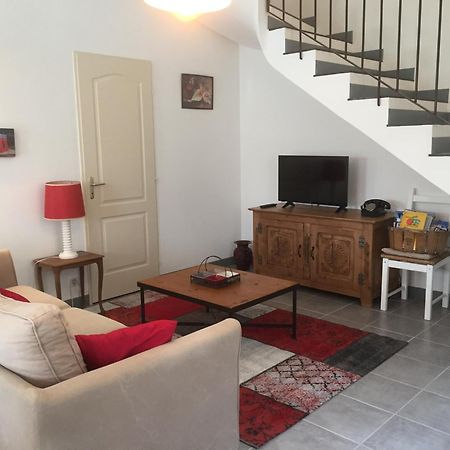 Maison De Vacances Jocelyne Lauris Exterior photo
