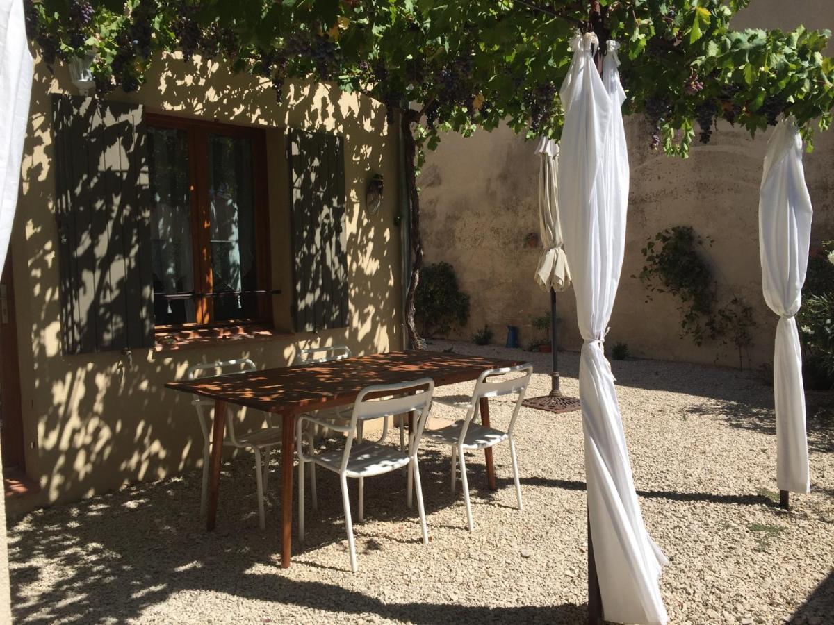 Maison De Vacances Jocelyne Lauris Exterior photo