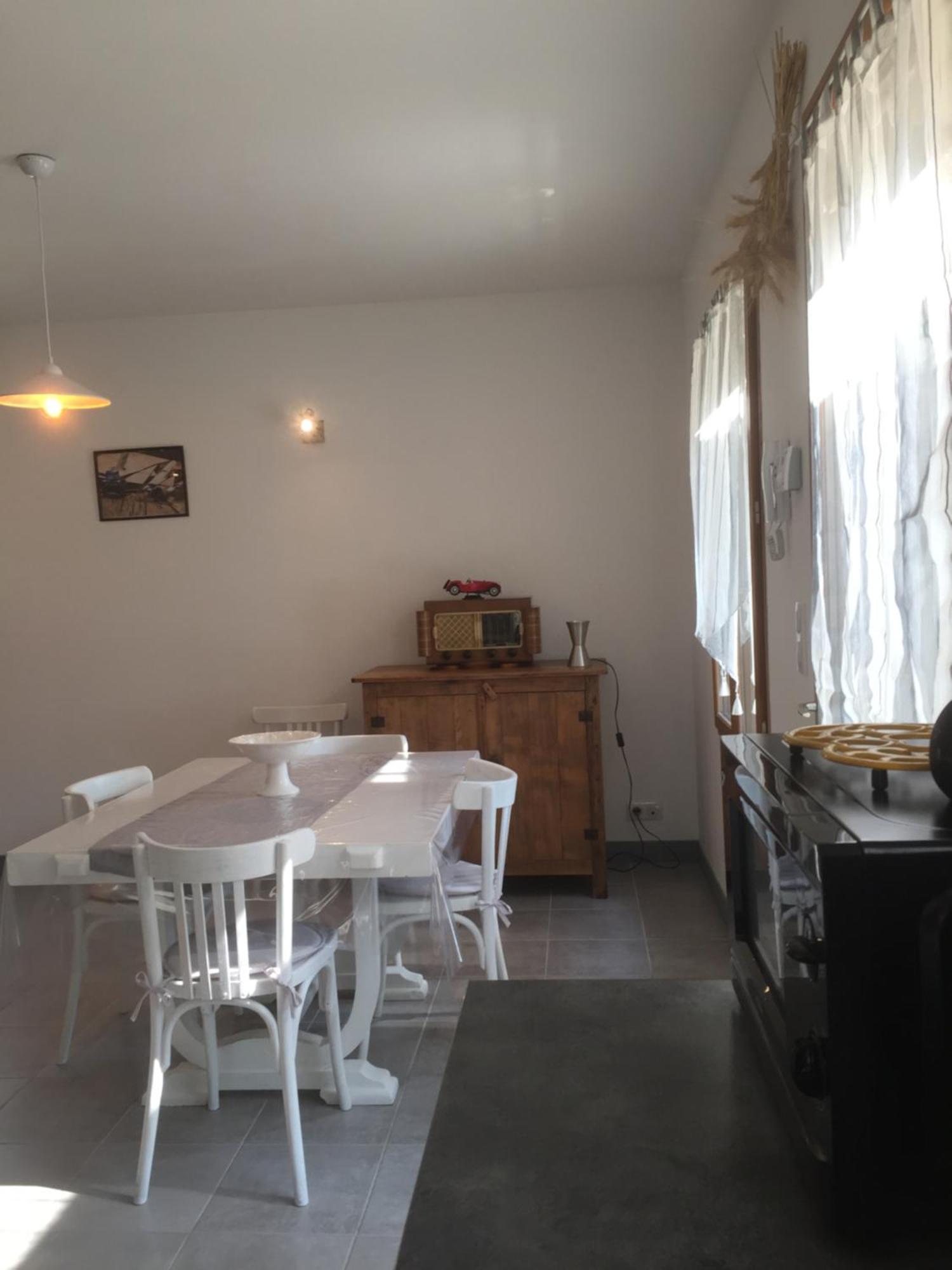 Maison De Vacances Jocelyne Lauris Exterior photo