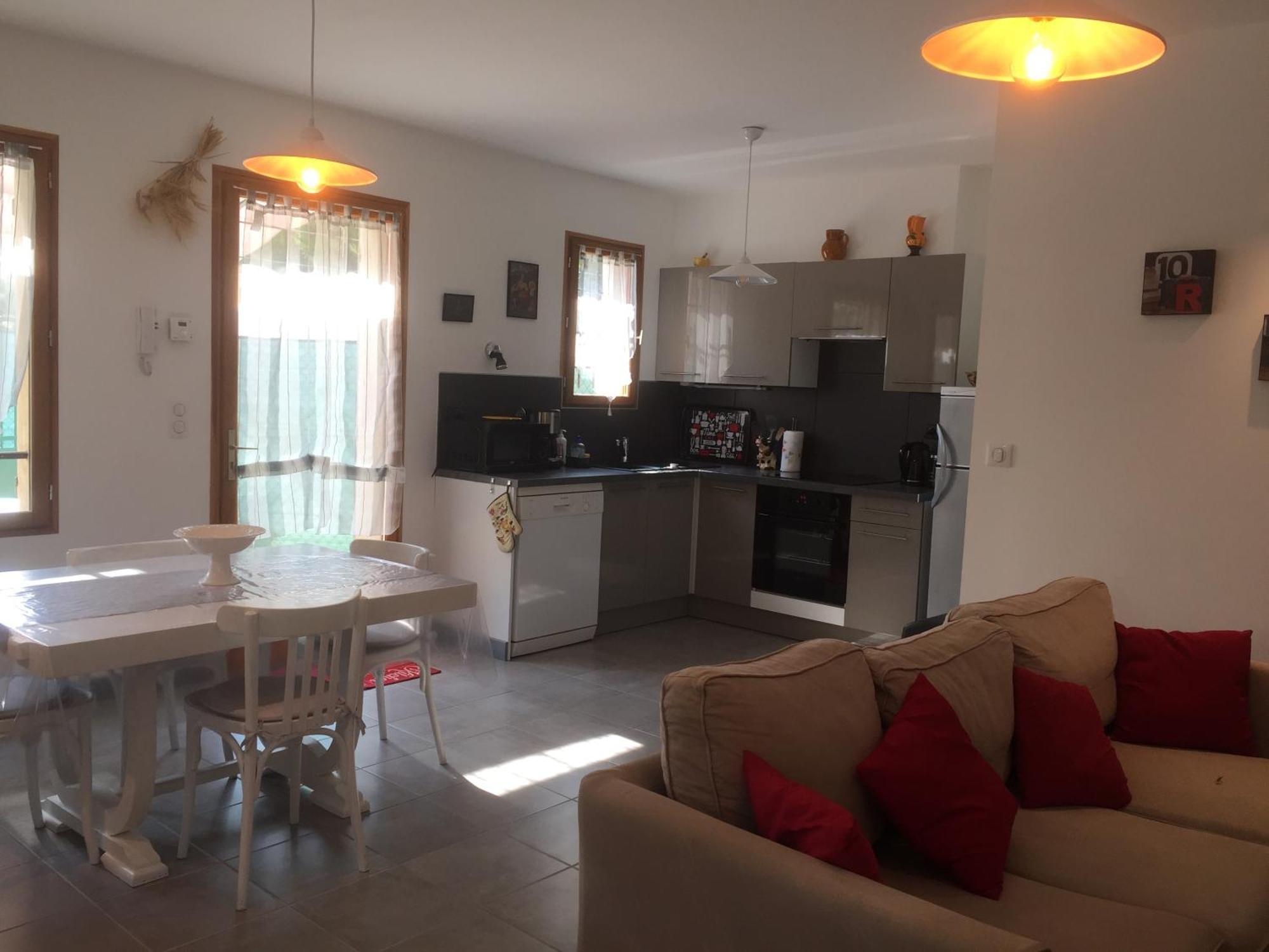 Maison De Vacances Jocelyne Lauris Exterior photo